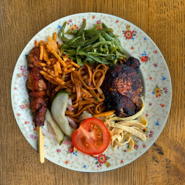 Javaanse gerecht met kipsaté